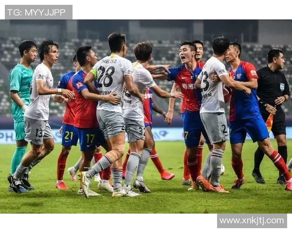 中超激战：里昂小胜AC米兰红牌事件引发全场热议与战术解析