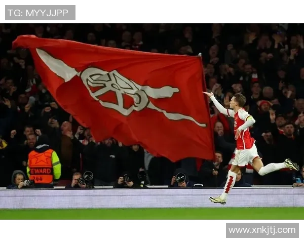 阿森纳逆转里昂全场沸腾欧冠精彩瞬间引发转会热议 阿森纳逆转里昂全场沸腾欧冠精彩瞬间引发转会热议